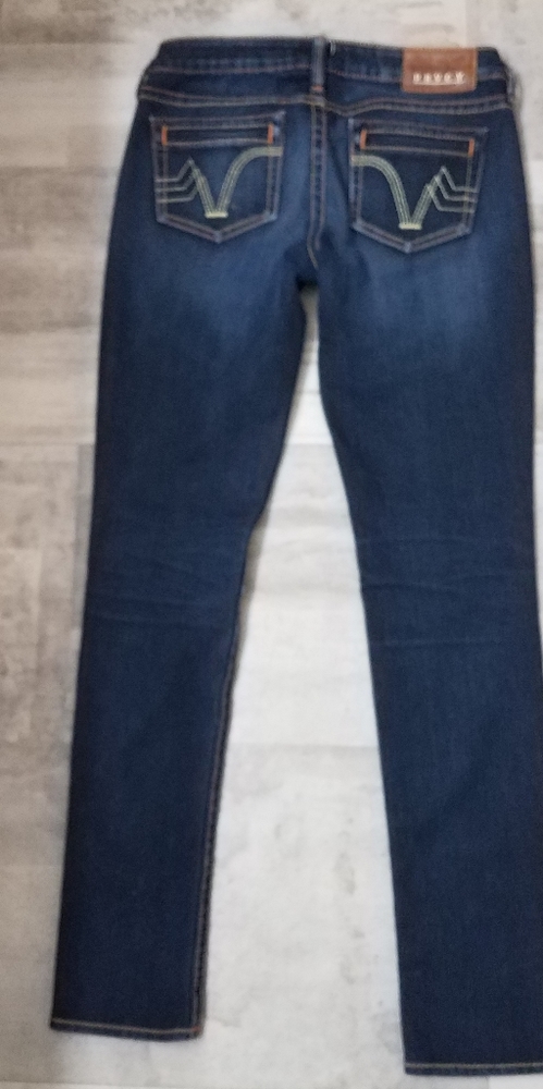 Wm PRVCY low rise Jean's size 28
